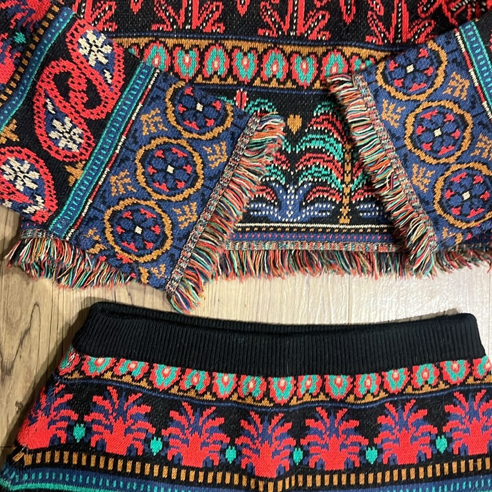 Farm Rio sweater - Picture 2 of 4